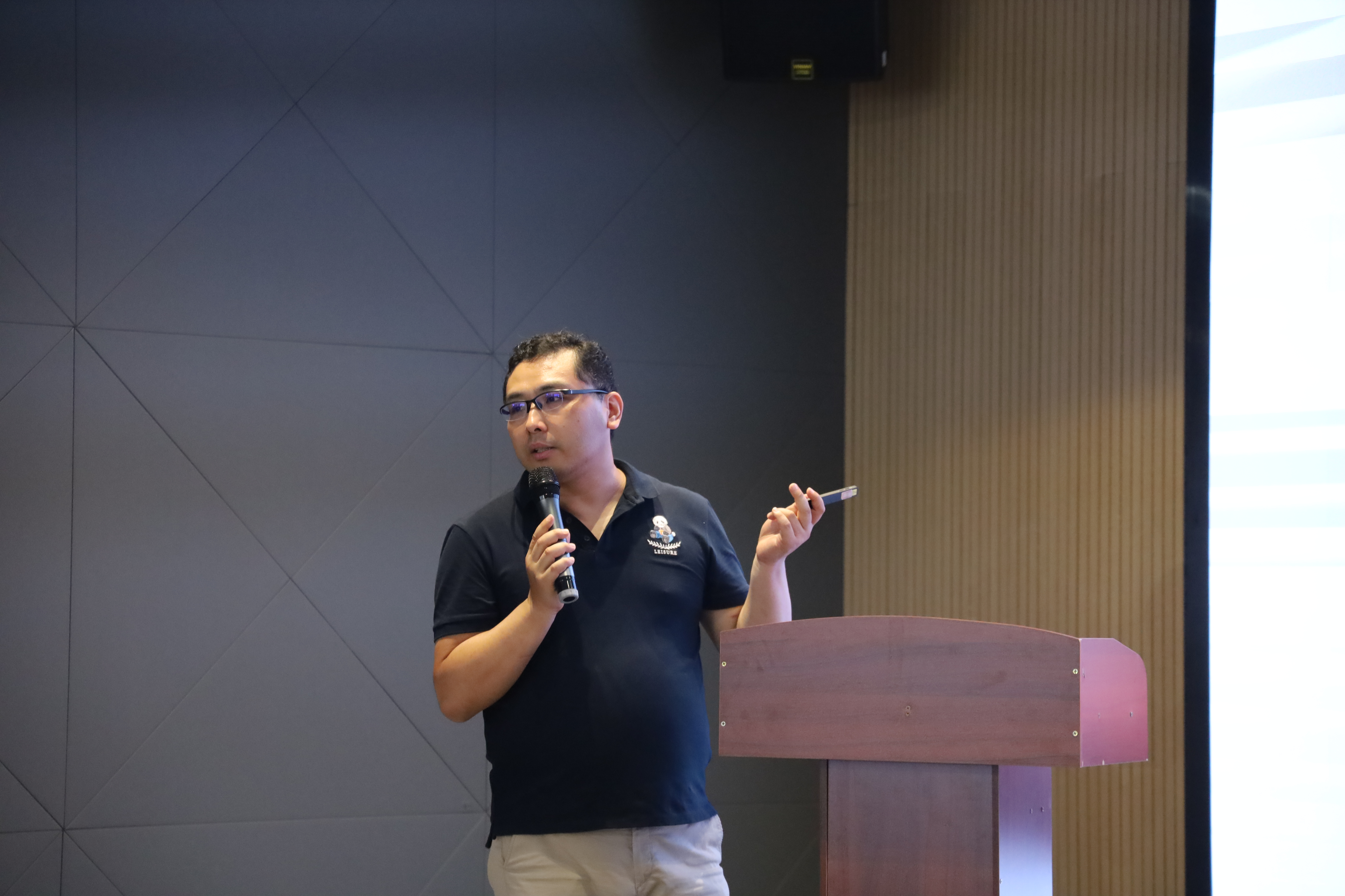 “佛山新品”征集暨第八屆佛山“市長杯”工業(yè)設(shè)計(jì)大賽活動宣講會走進(jìn)設(shè)計(jì)城